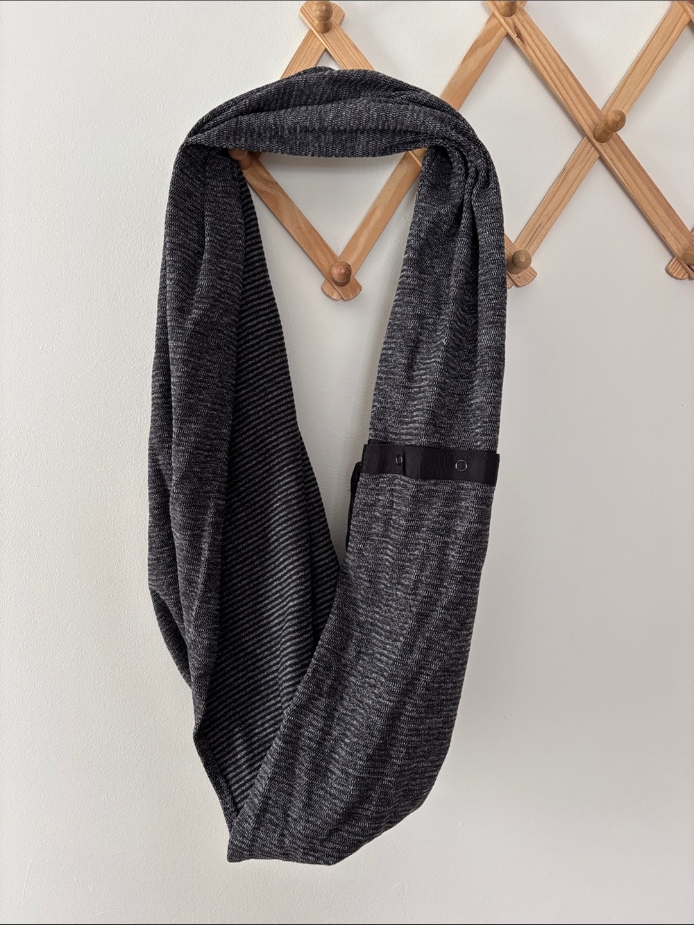 Lululemon multi wear Infinity button Scarf